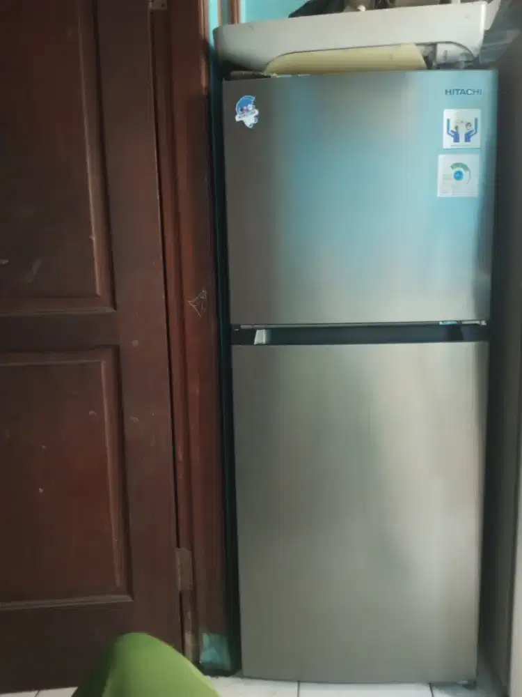 Kulkas 2 pintu hitachi