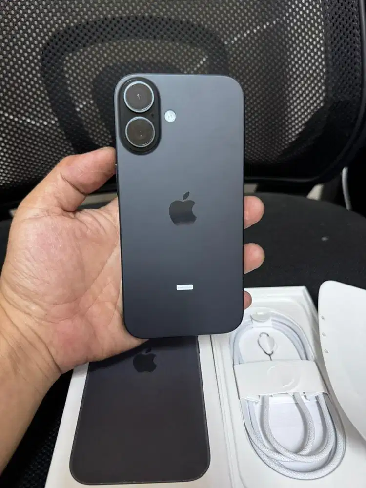 Iphone 16 128 garansi aktif  resmi ibox  PA/A