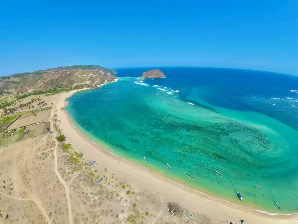 TANAH SHM 1,86 HA DEKAT PANTAI AREGULING LOMBOK - FULL OCEAN VIEW, 200 METER DARI
PANTAI