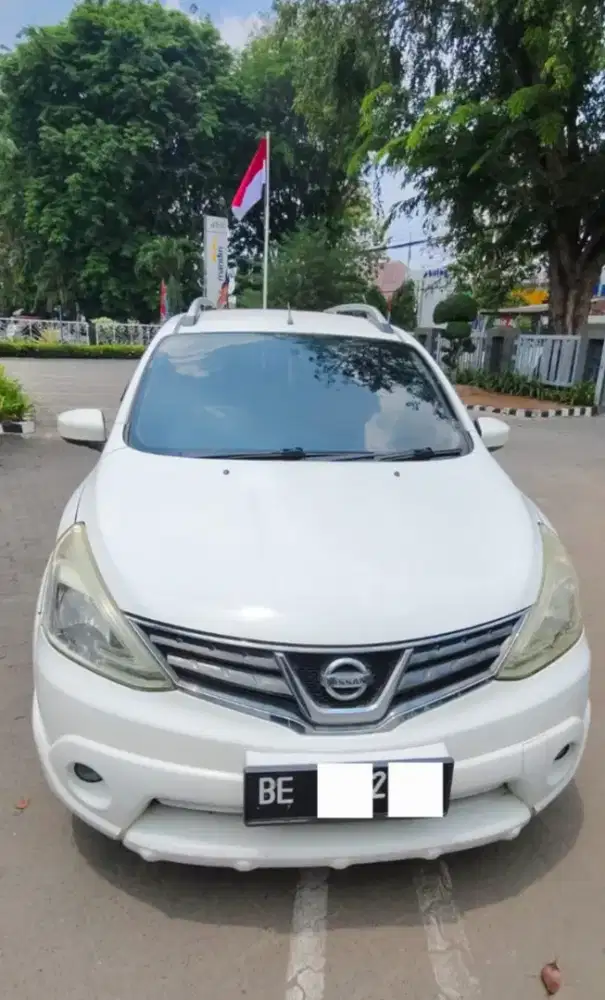 Dijual Nissan Livina X Gear 2 Baris Matic Putih 2014