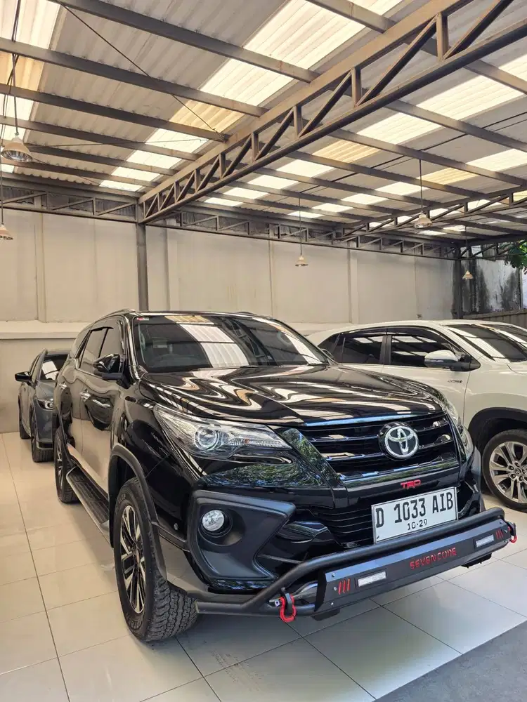 KM 30.000 Toyota Fortuner 204 VRZ AT Matic 2019 ASTINA MOBIL No Pajero