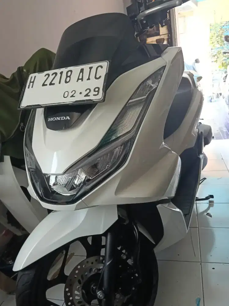 Honda pcx cbs new top condision