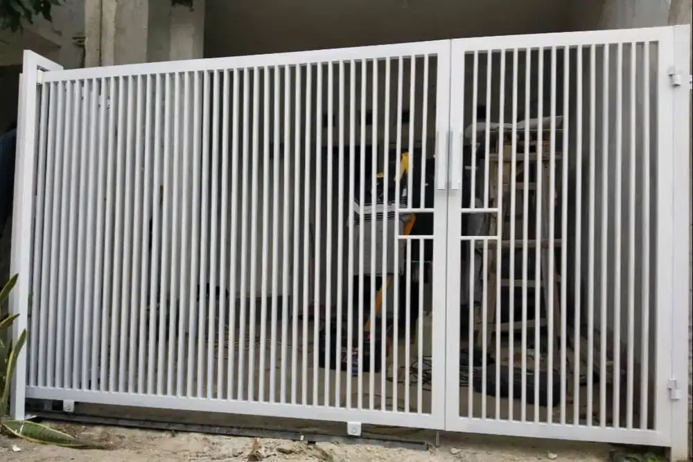 Pintu pagar rumah minimalis