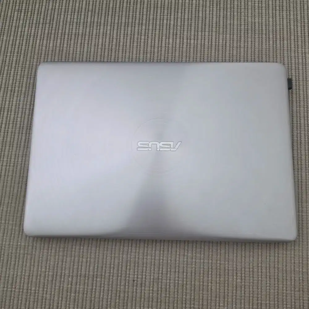 Laptop Asus Zenbook UX310U core  i7