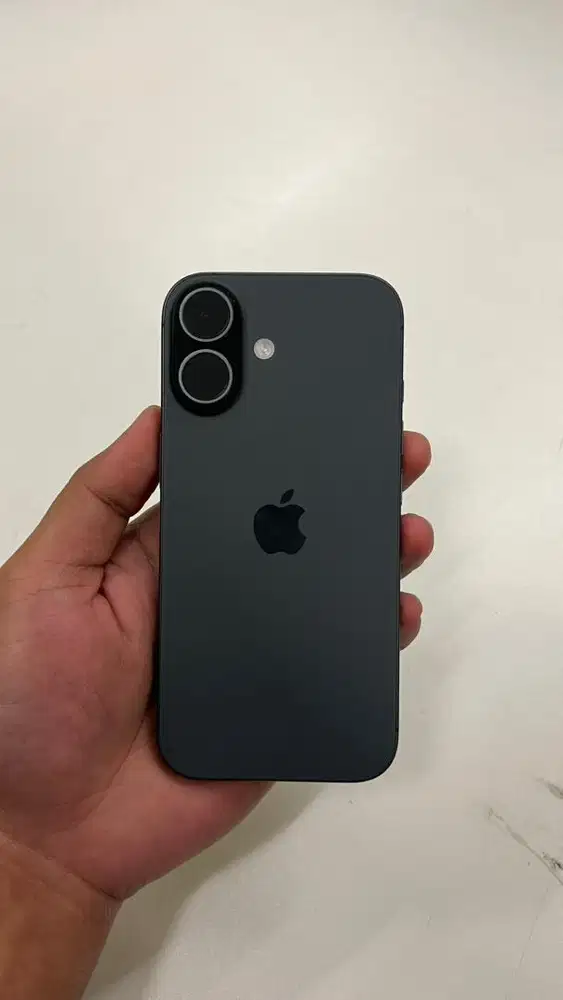 Iphone 17 basic black 256 3 bulan pemakaian