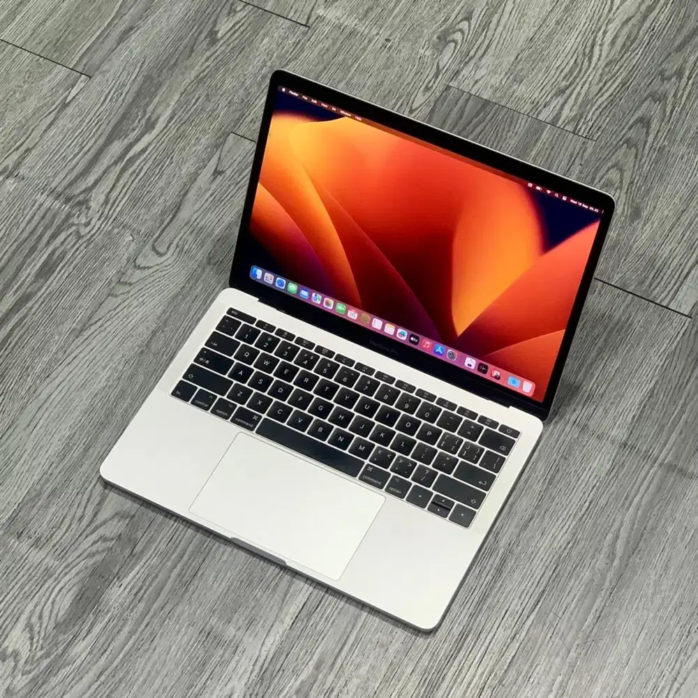 MACBOOK PRO 2017 8GB/128GB MURAH