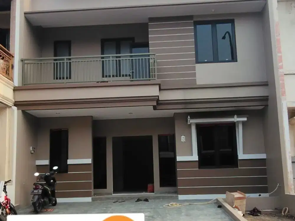 Dijual Rumah di Kota Wisata Full Renov Siap Huni
