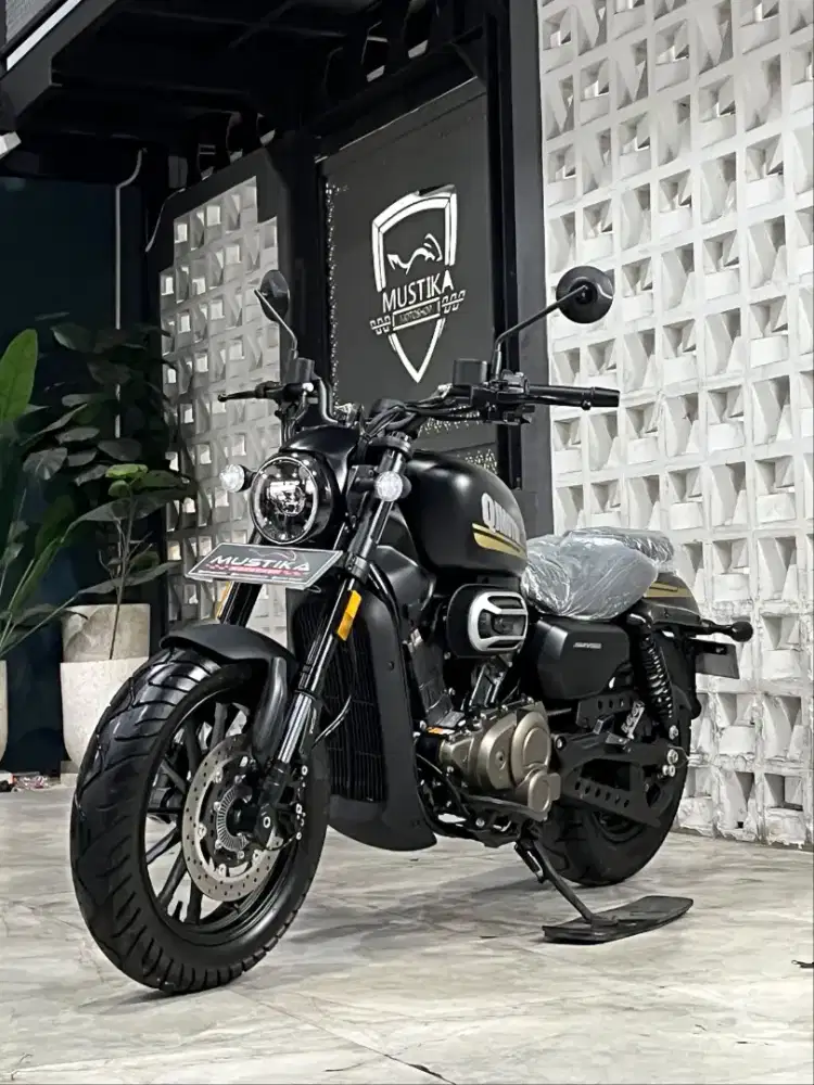 Matic Cruiser‼️QJMotor SRV 250 AMT 2025. KM 1rb. DANNY Mustika Malang