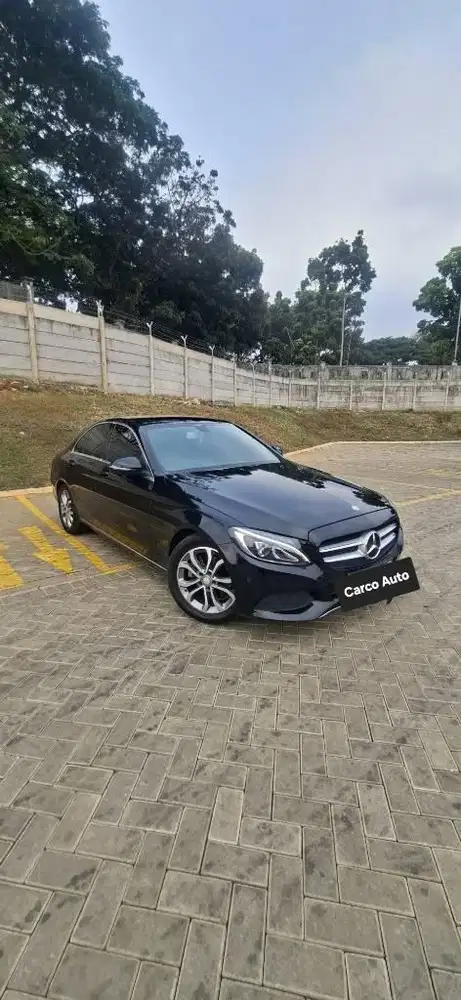 Mercedes Benz C200 (W205) 2016 Hitam Record