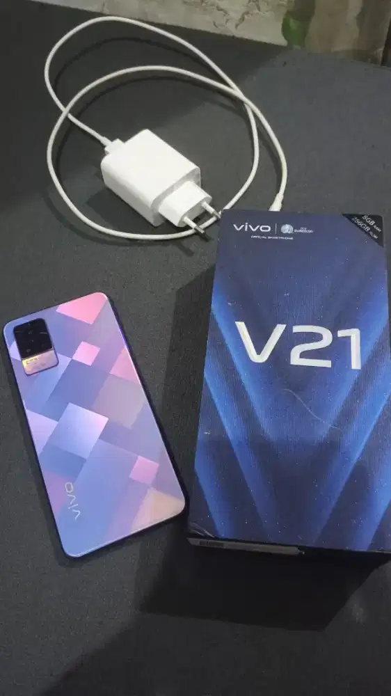 DI JUAL CEPAT! Vivo V21 8GB/256GB Sunset Dazzle
