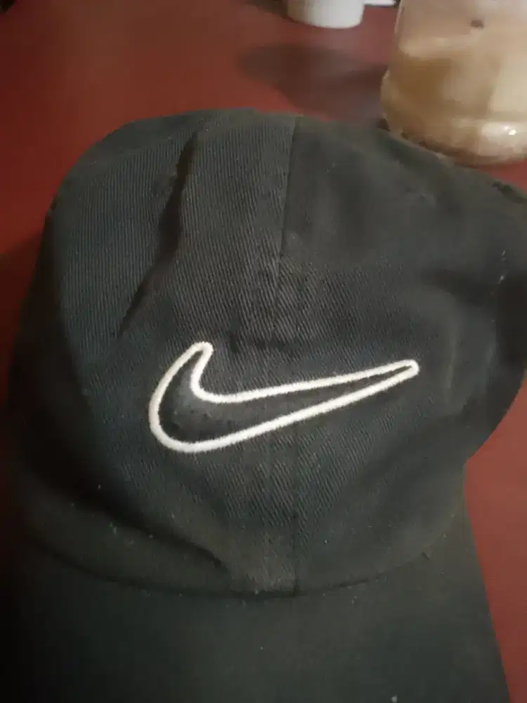 Topi nike warna hitam