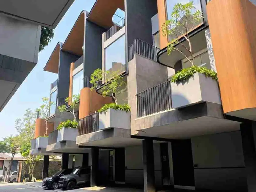 Dijual Rumah Konsep Villa di Kemang