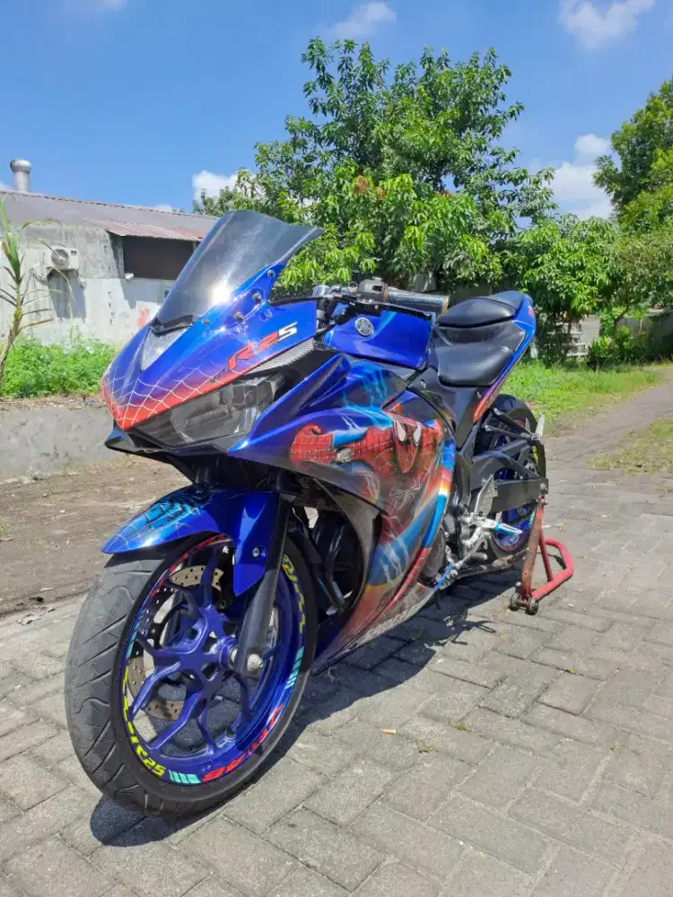 Yamaha R25 2017 Biru