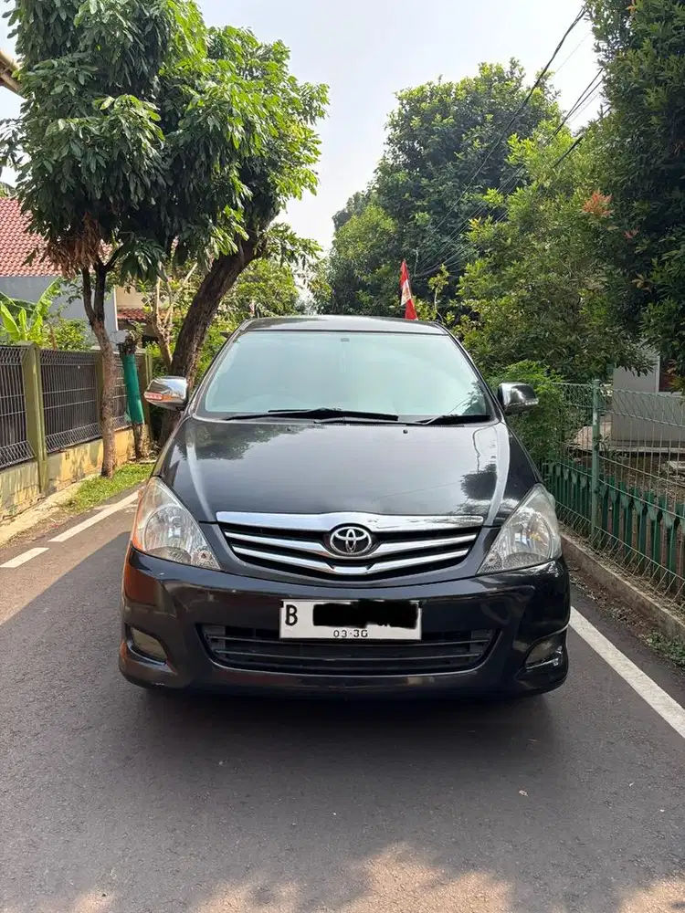 Kijang Innova V 2009