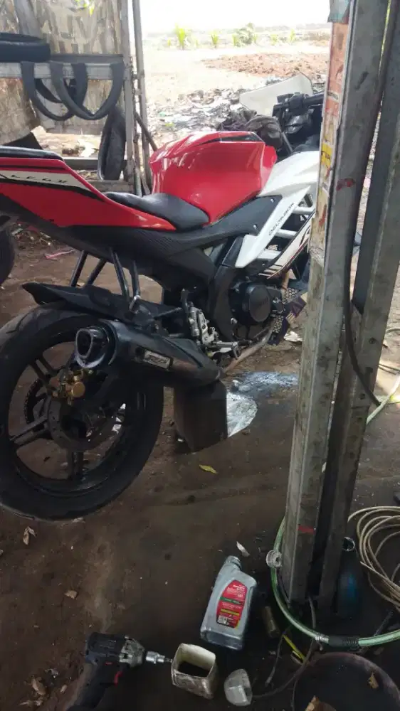 Yamaha R15 v2 2016