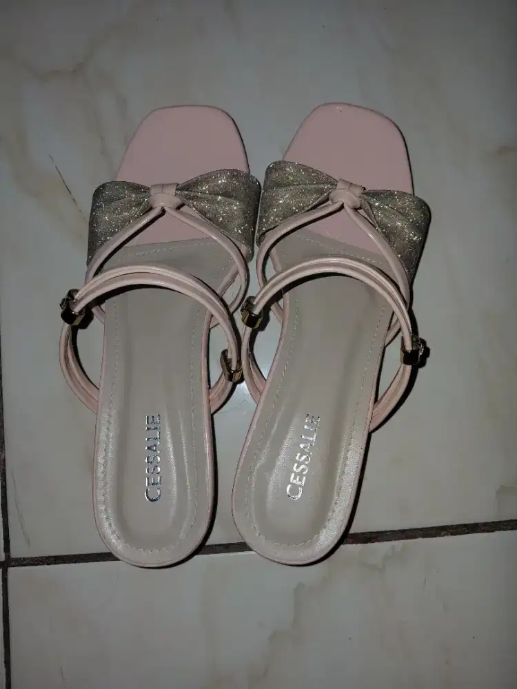Sendal pesta 3 CM ( baru belum pernah dipakai) ukuran 36