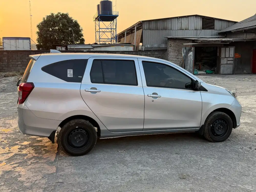 sigra type M warna silver bensin 1000cc double blower thn 2024