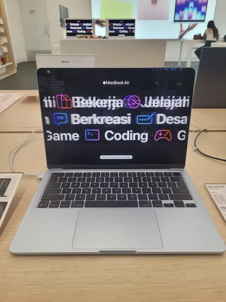 Promo MacBook Air M5 13 inci bisa kredit cicilan ringan tanpa DP