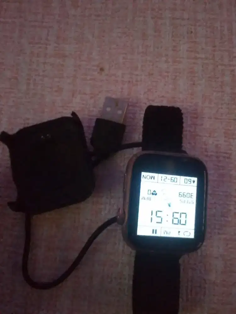 Jam tangan smartwatch