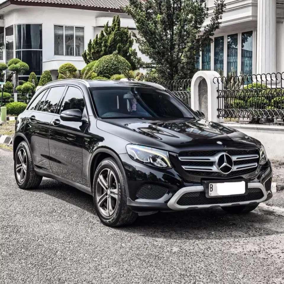 (CASH) Mercedes Benz GLC250 2017
