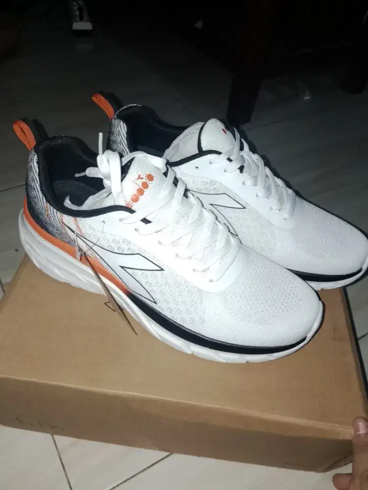 Sepatu pria size 45