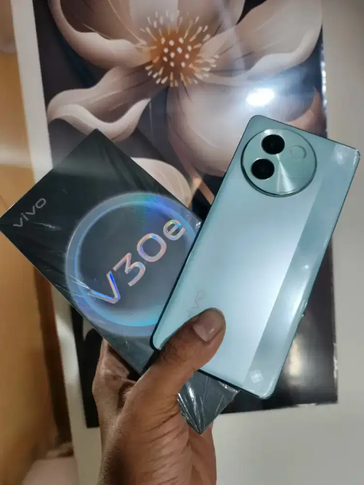 Vivo v30e 5G ram 8+8/128gb