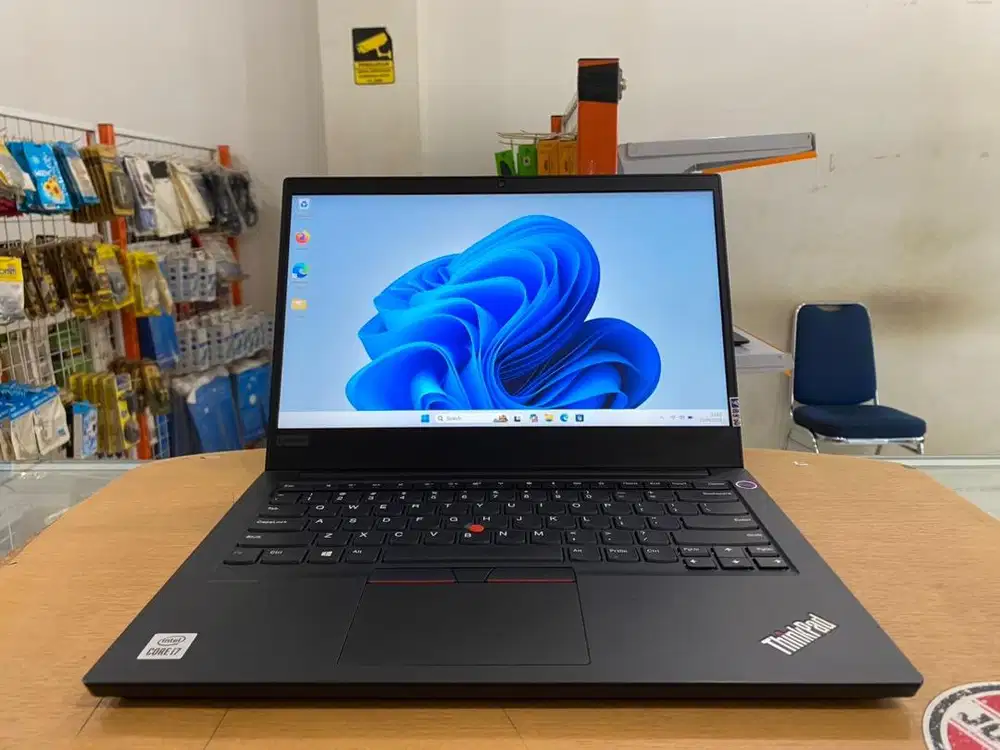Lenovo ThinkPad E14 Core i7Gen10 Ram 16GB SSD 256GB Slim Mulus