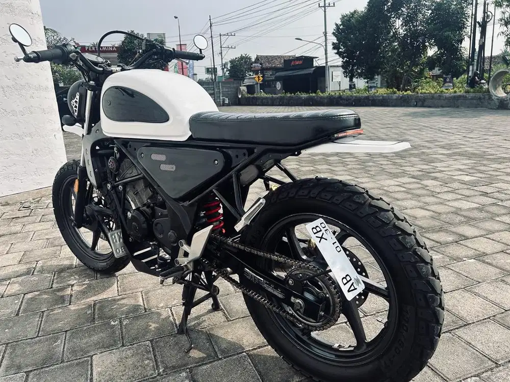 Motor Custom CB150R 2014 - Tracker/Japstyle/Scrambler