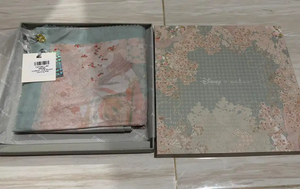 Scarf Buttonscarves