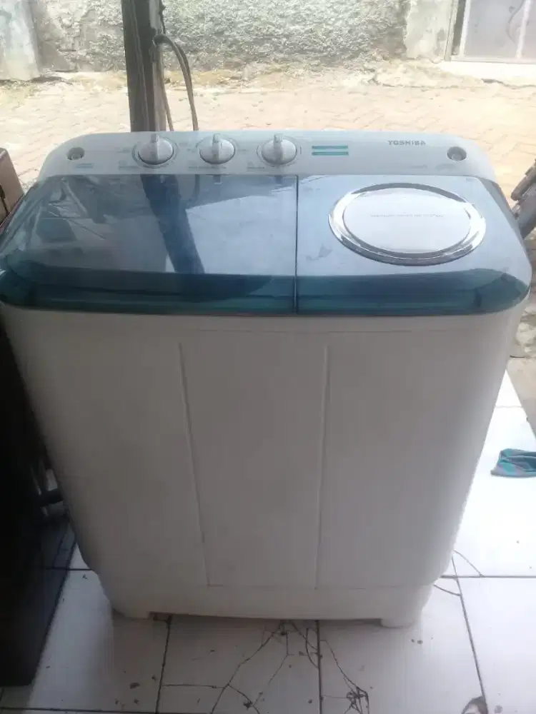 mesin Cuci 2 tabung merek Toshiba
