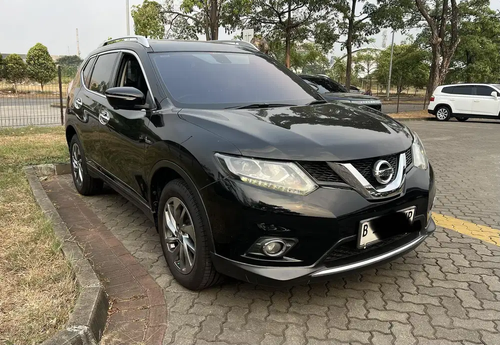 Nissan Xtrail 2.5 AT 2016 T32 Hitam Istimewa CVT