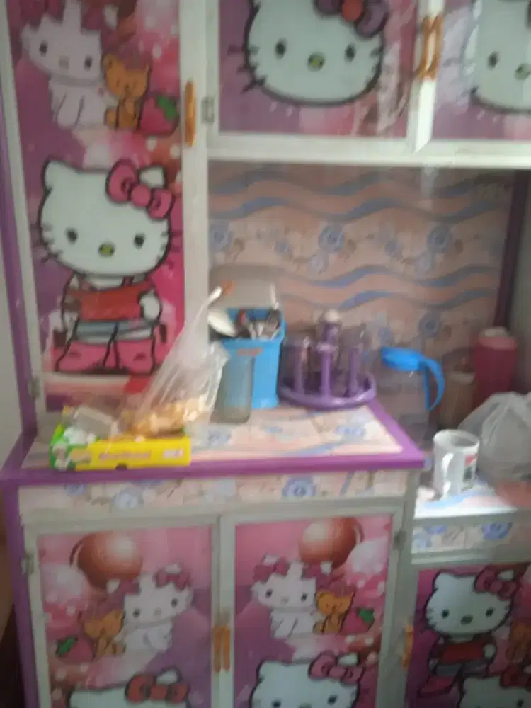 Rak piring hello Kitty bekas ada roda ya
