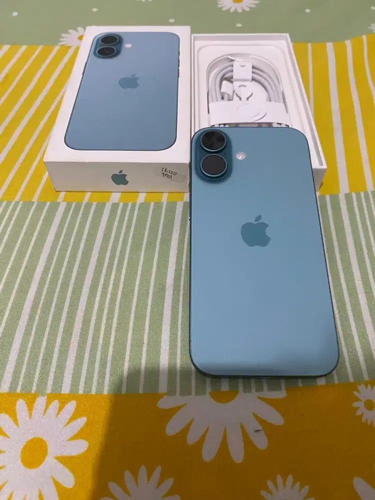 Iphone 16 128 GB Teal iBox Garansi ON April 2027
