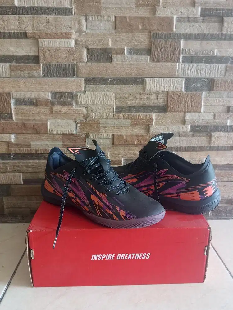 Sepatu futsal specs