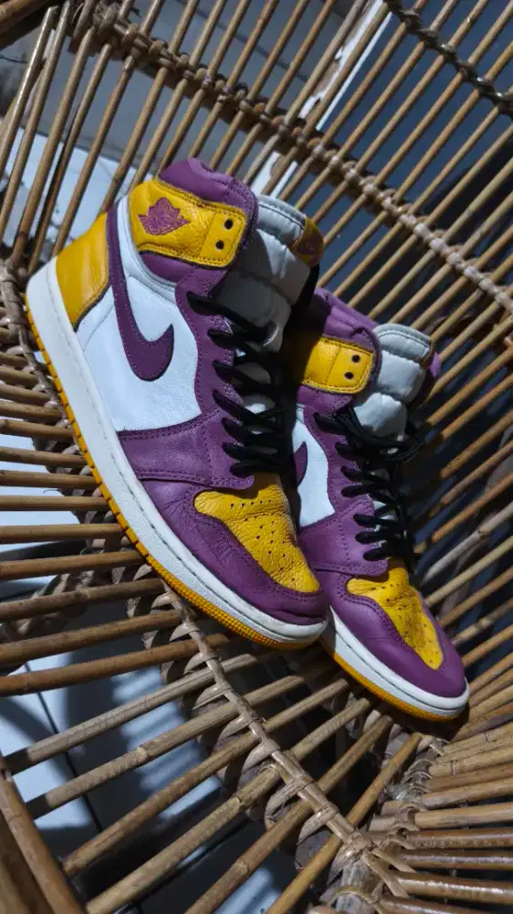 sepatu Nike Air Jordan 1 Retro High OG Brotherhood