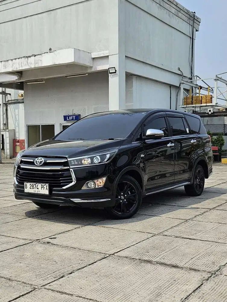Toyota Kijang Innova Venturer AT 2.0 Th 2019 Bensin Record