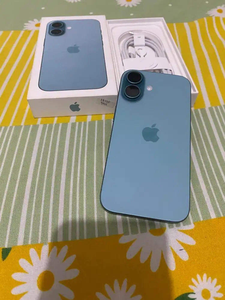 Iphone 16 128 GB Teal iBox Garansi ON April 2027