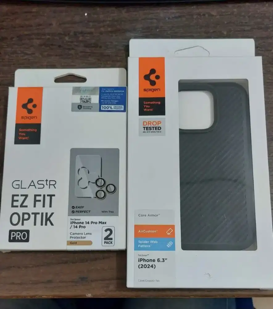 Case Spigen + Lensa Protector Spigen Like New