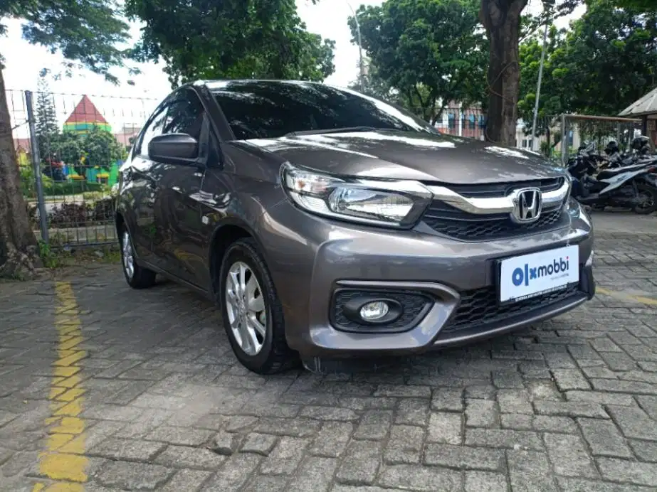 DP MURAH Honda Brio Satya 1.2 E Bensin-AT 2021 Abu-Abu CTREB