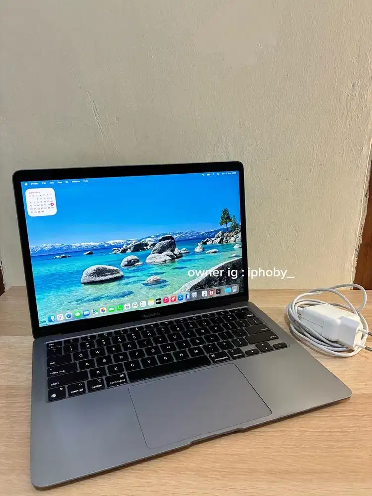Macbook Air M1 ram 8/256gb Ibox Ex kantor Like New Nego