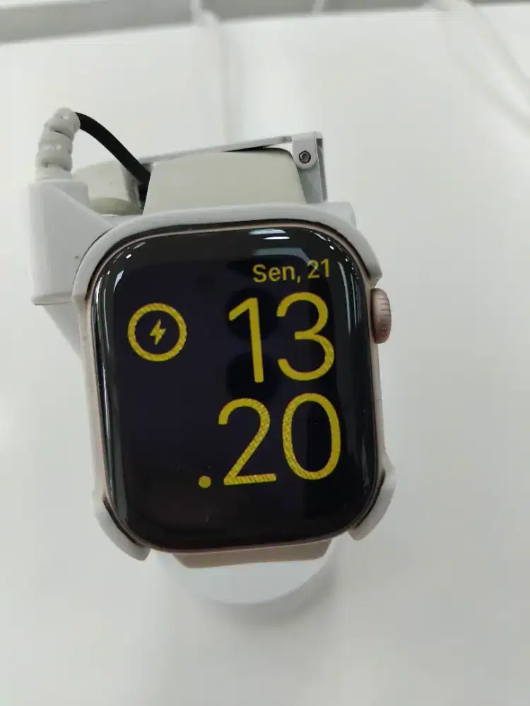 Promo Cicilan Apple Watch Series 11 42mm Bunga 0% Tenor Pendek