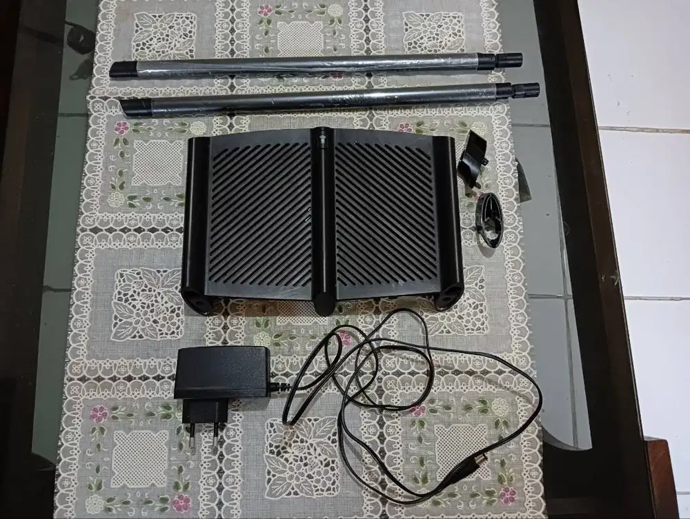 TpLink RouterDual AntenaTL-WR841HP 300Mbps Jangkauan luas MulusNoMinus