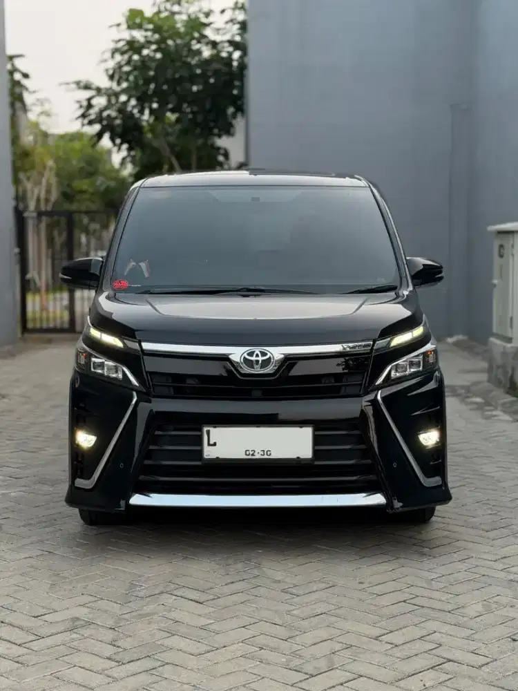 Toyota Voxy 2.0 AT 2019 Sun Roof