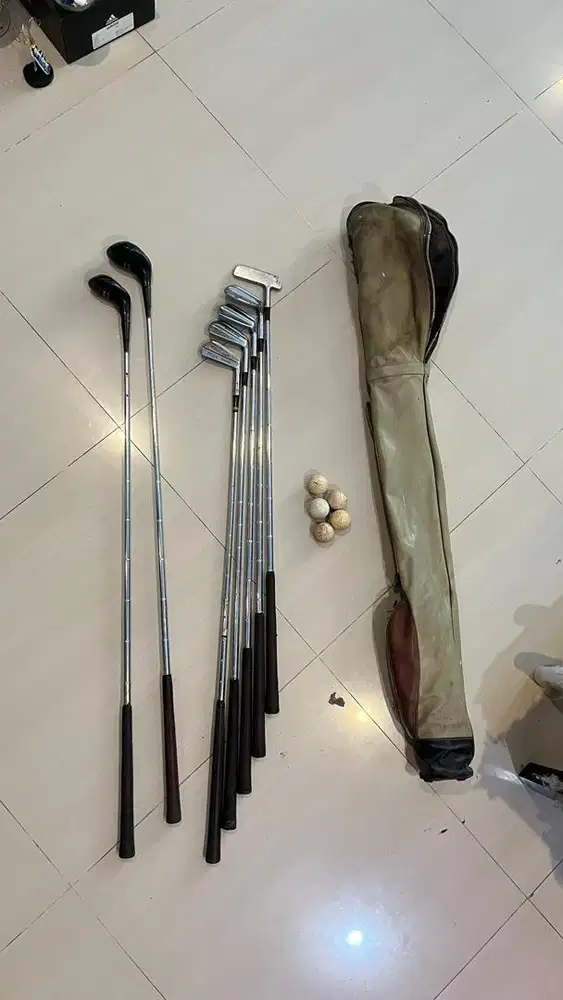 stik golf spalding, tas dan bola golf