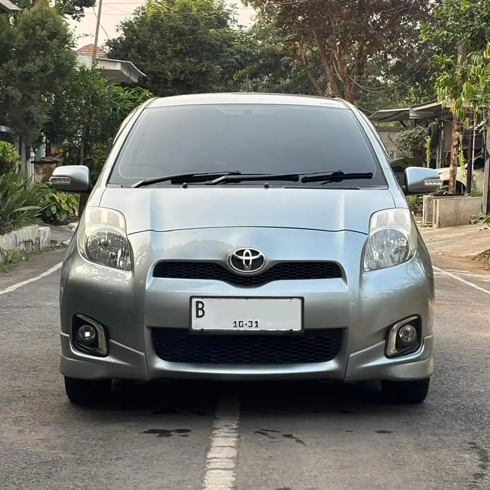 Toyota Yaris E A/T 2012