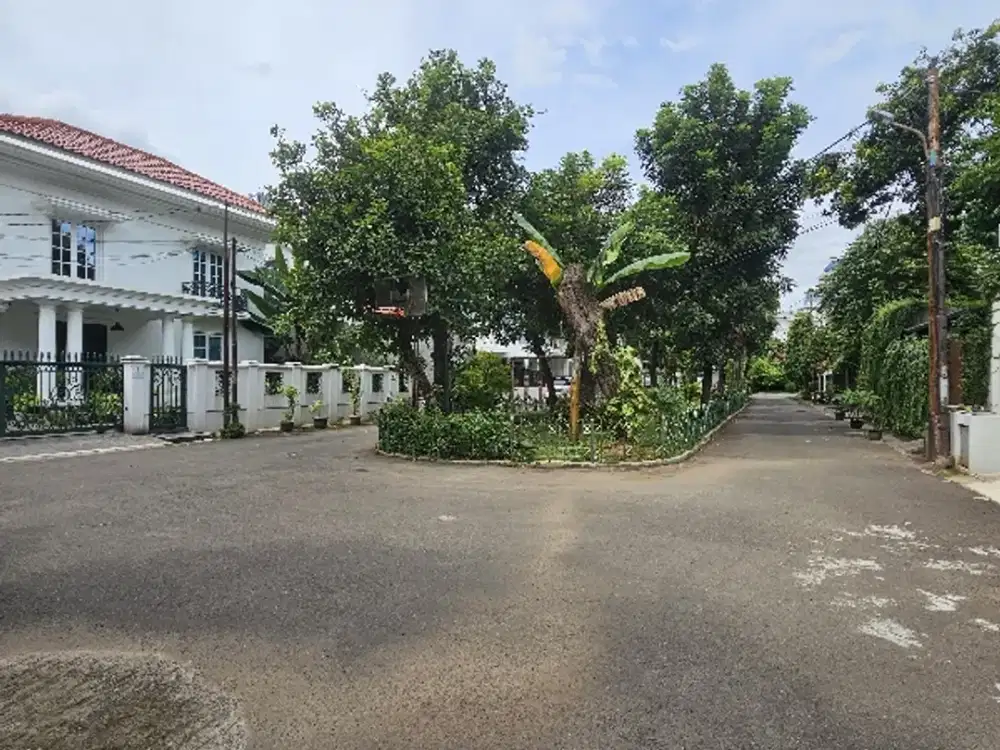Dijual rumah lama hitung tanah prime area di scbd widya chandra