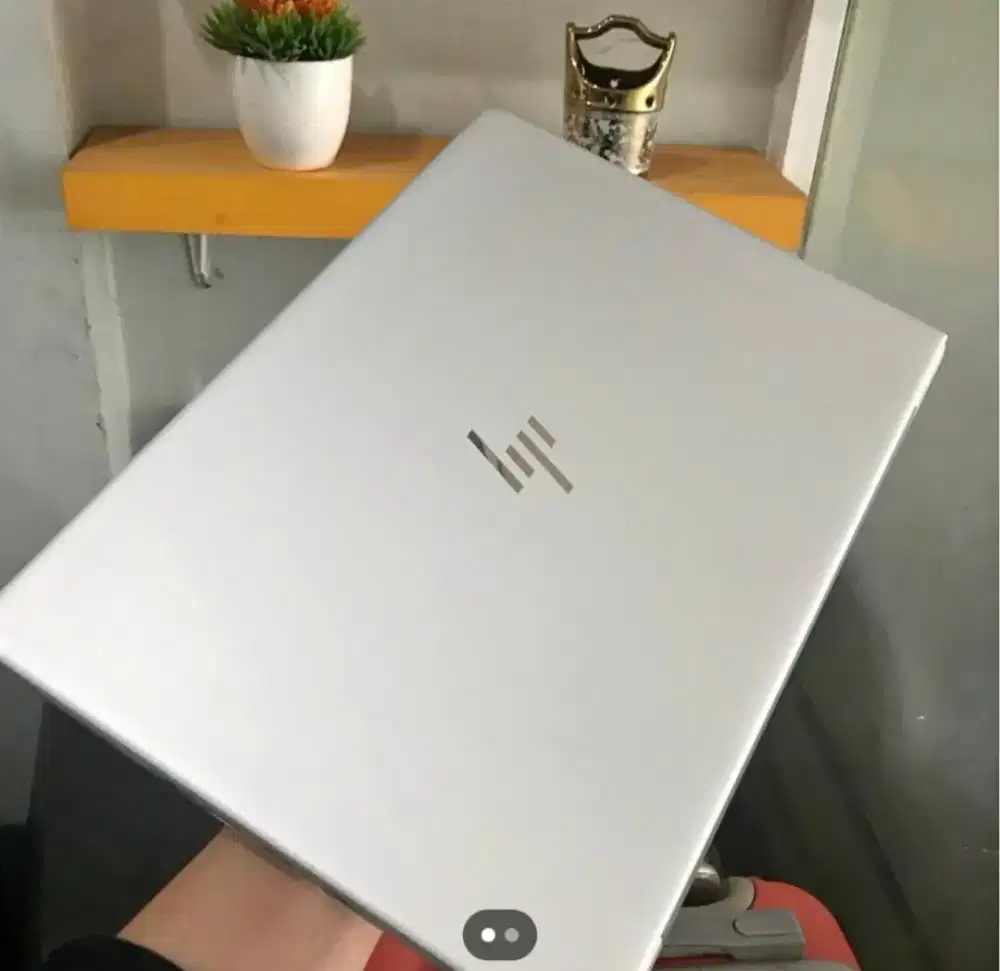 LAPTOP MURAH merk HP 840 core i5 gen 8