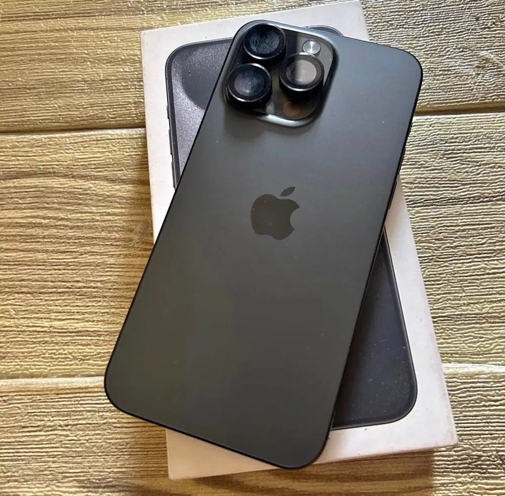 iPhone 15 Pro Max 512GB Garansi Inter Beacukai Battery 93%