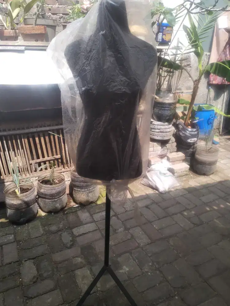 Manekin jual cepet