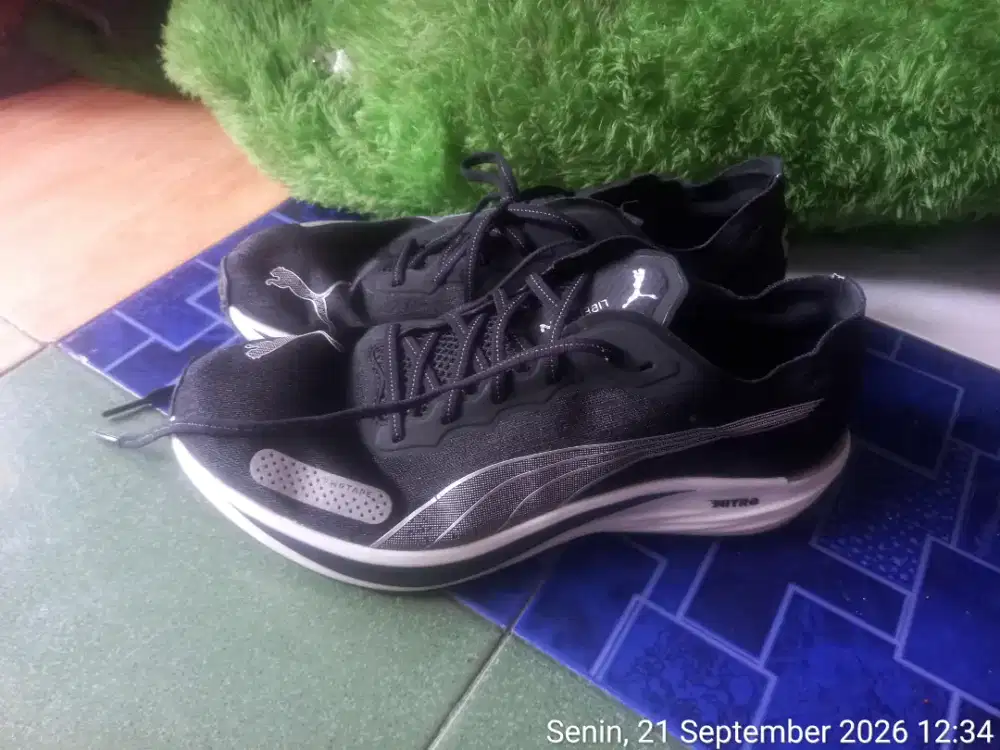 Sepatu puma size 46 mulus